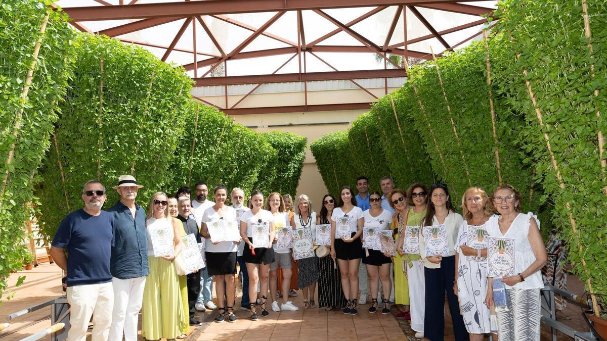 Las Obreras muestran los nombres de les Alfàbegues, con las autoridades locales.