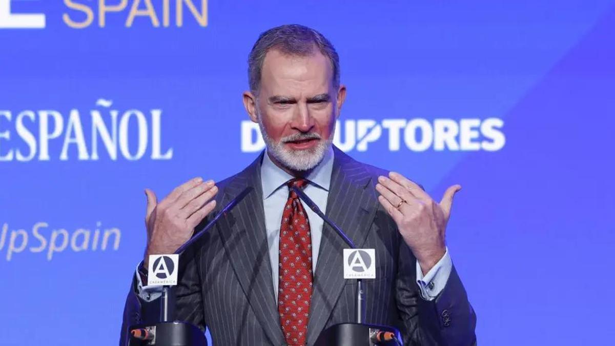 El rey Felipe VI reaparece con este aspecto tras su fin de semana de esquí en Formigal y pide disculpas