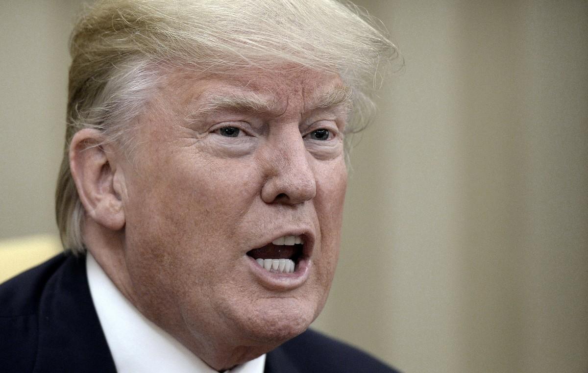 STX04. WASHINGTON (EE.UU.), 31/05/2017.- El presidente de EE.UU. Donald J. Trump habla con el primer ministro de Vietnam Nguyen Xuan Phuc (no en la foto) hoy, miércoles 31 de mayo de 2017, durante una reunión en la Oficina Oval de la Casa Blanca en Washington (EE.UU.). EFE/Olivier Douliery / POOL STX04. WASHINGTON (EE.UU.), 31/05/2017.- El presidente de EE.UU. Donald J. Trump habla con el primer ministro de Vietnam Nguyen Xuan Phuc (no en la foto) hoy, miércoles 31 de mayo de 2017, durante una reunión en la Oficina Oval de la Casa Blanca en Washington (EE.UU.). EFE/Olivier Douliery / POOL