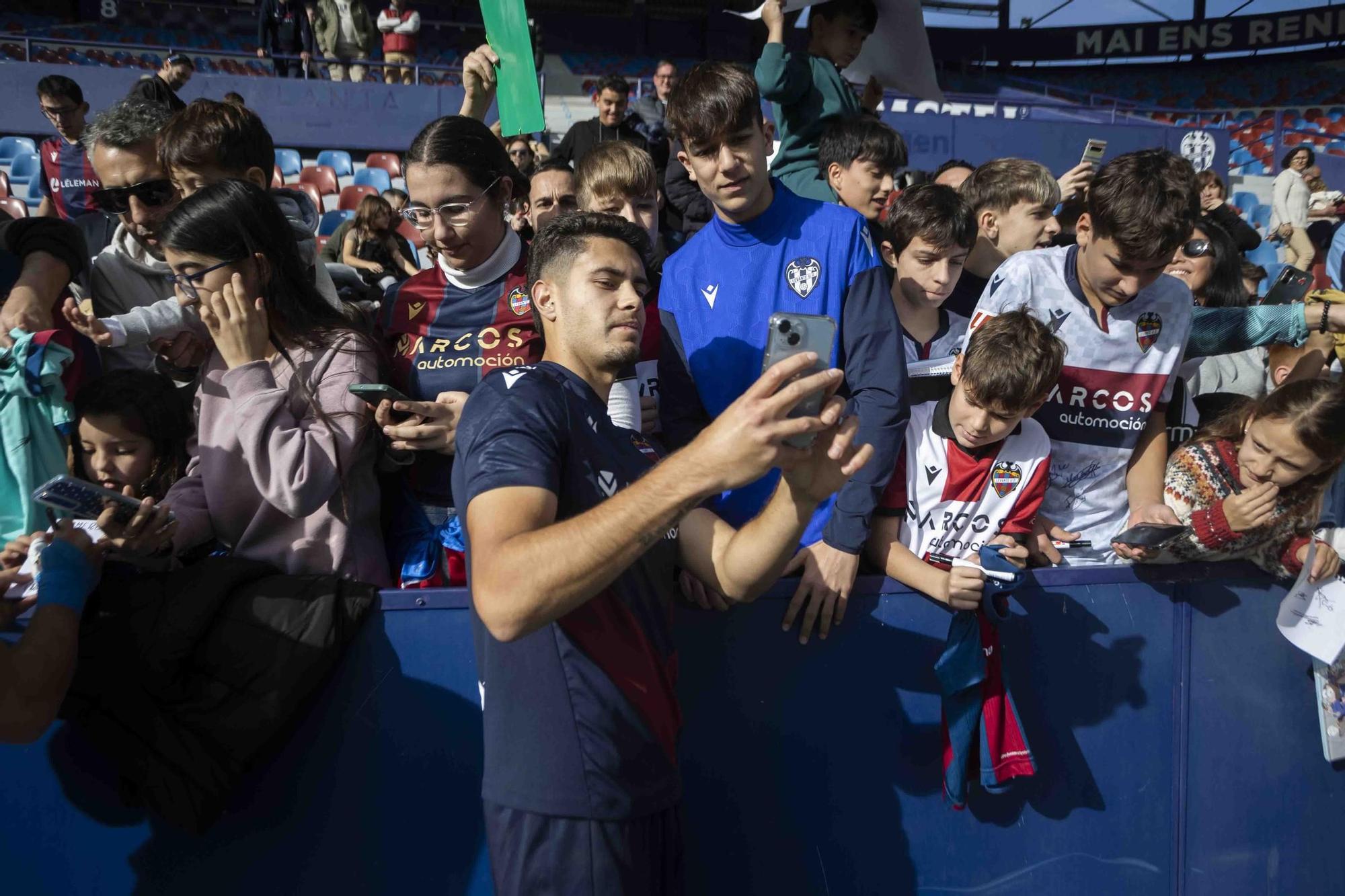 Puertas abiertas entrenamiento Levante