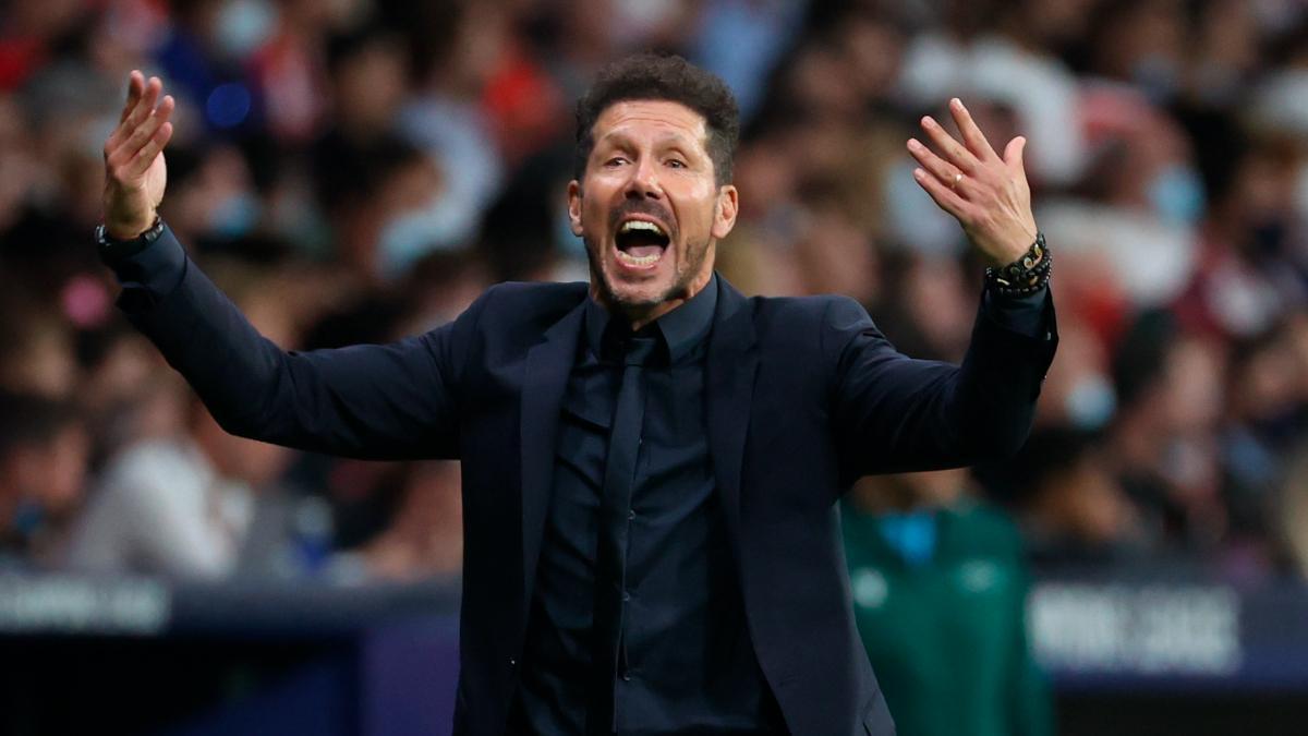 Simeone, durante el partido contra el Liverpool