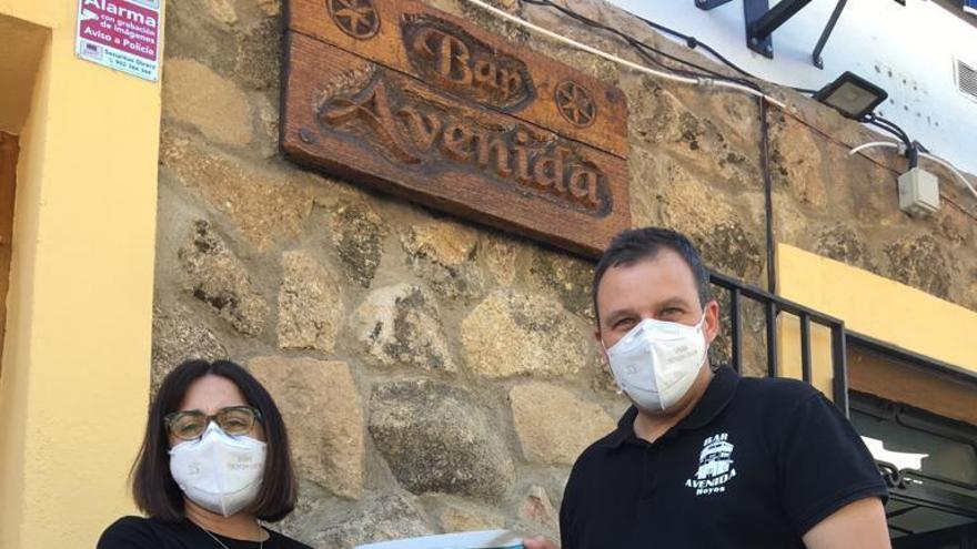 El café-bar Avenida reabre sus puertas en Hoyos