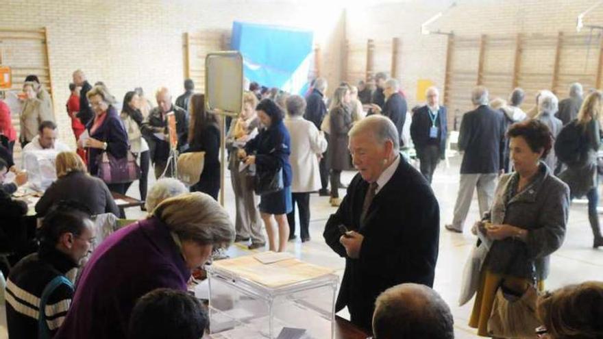 Un colegio electoral de Pontevedra. // G. Santos