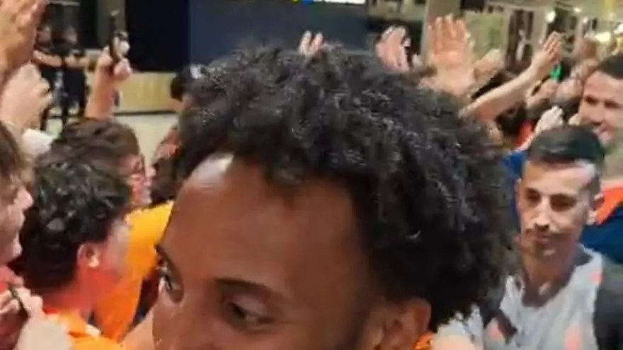 Así fue la llegada del Valencia Basket a Manises tras la consecución de la Liga Endesa