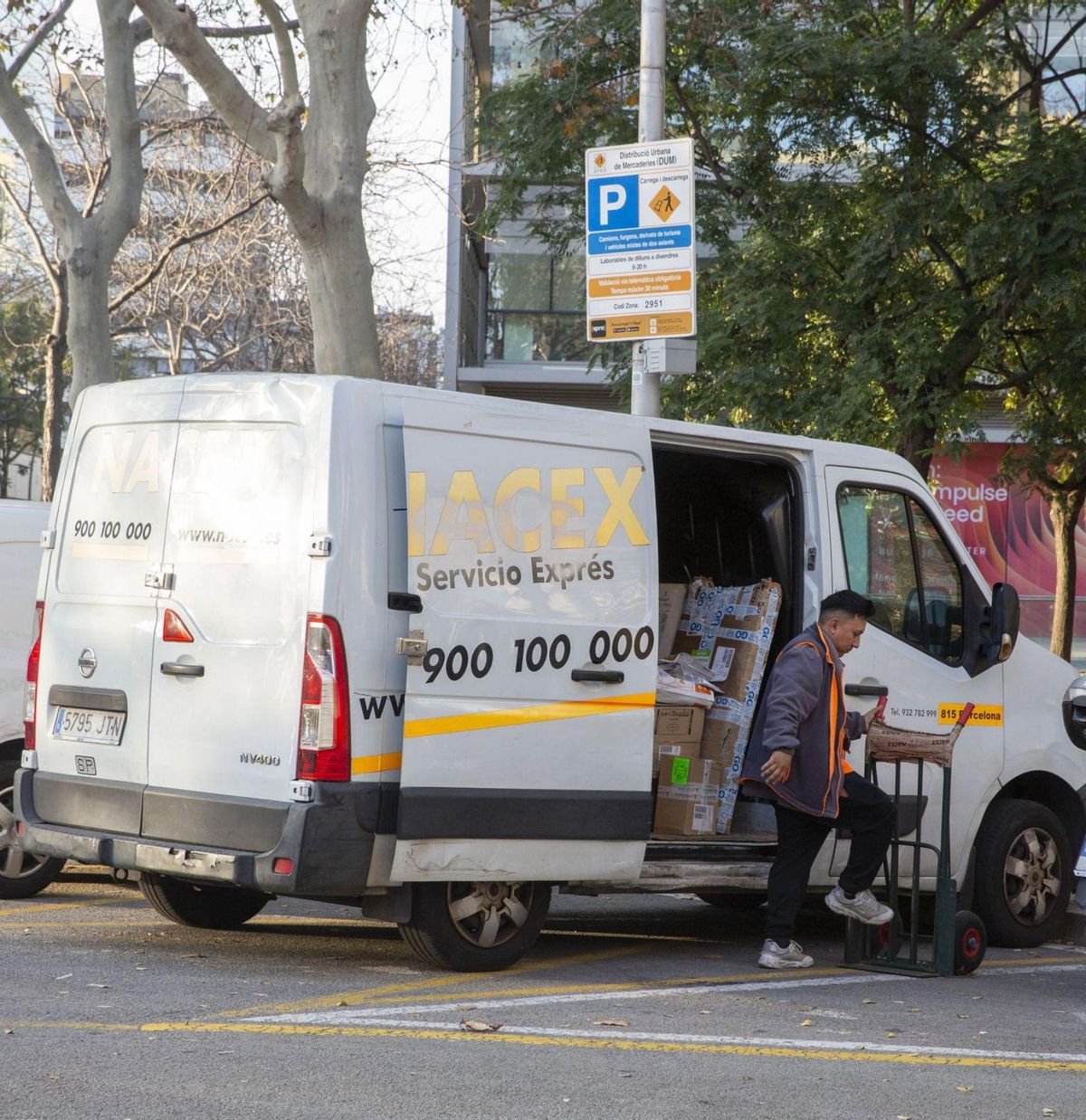 Quan el repartidor diu que no hi ha ningú Quan el repartidor diu que no hi ha ningú