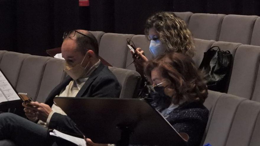 Telmo Ucha, Maite Rodríguez y Flora Moure. | // F.C.