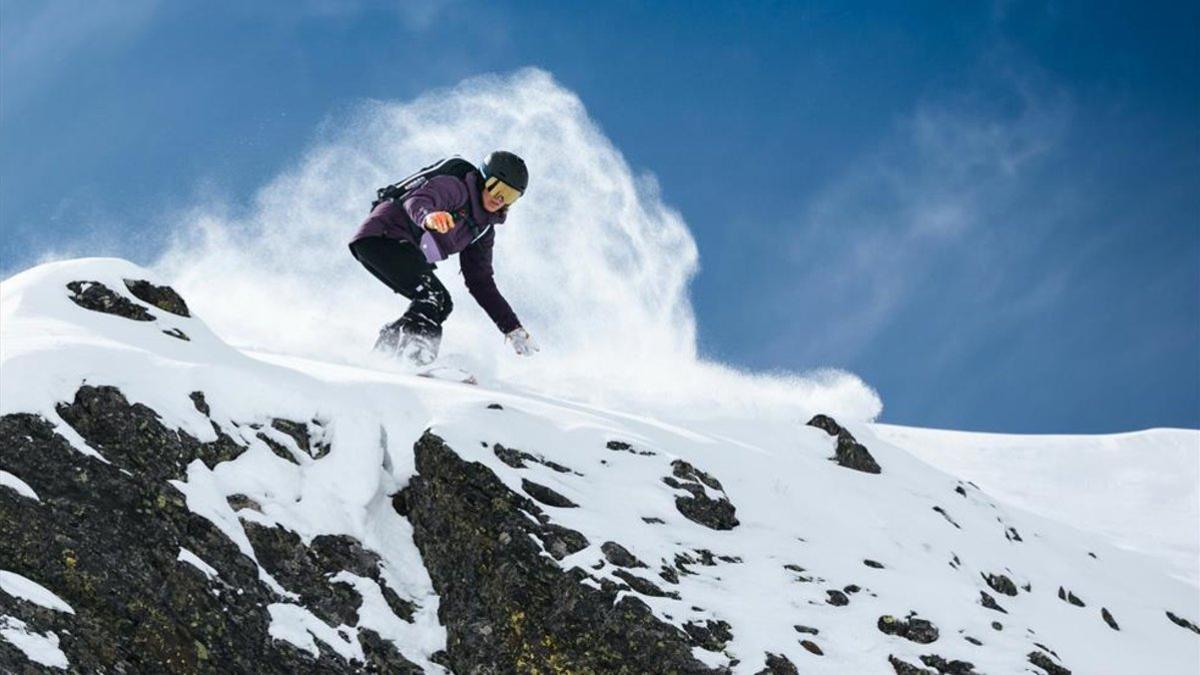 La Snowboarder Núria Castán entra en el calendario FREERIDE WORLD TOUR