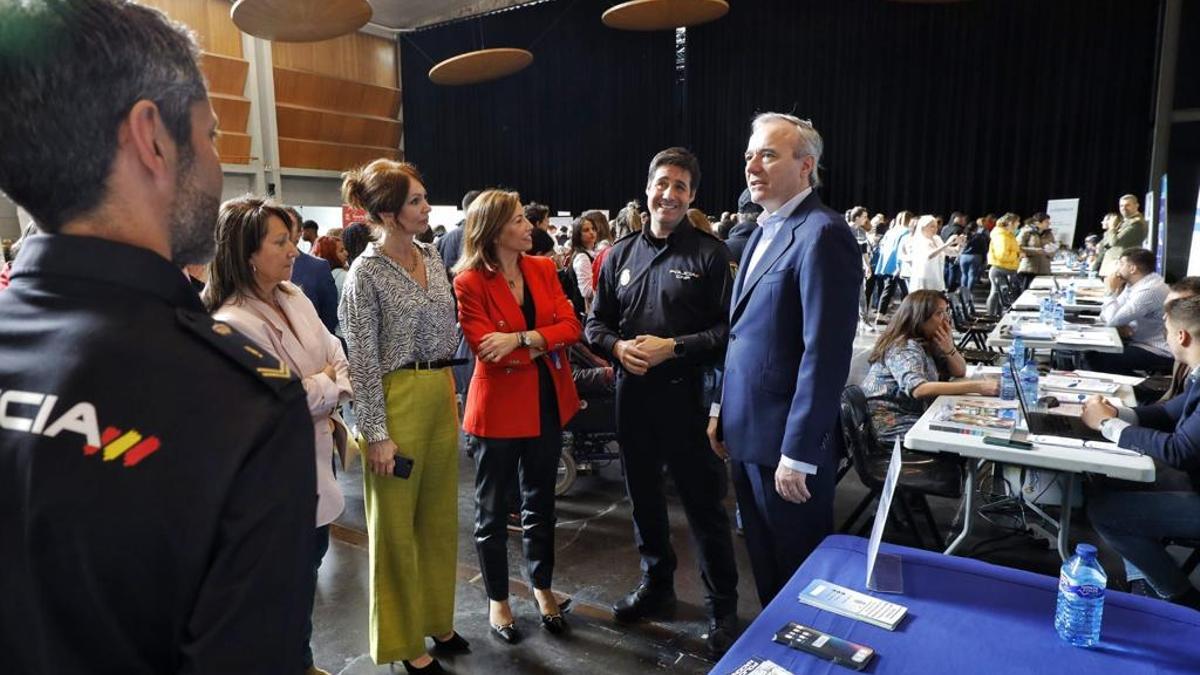 Herrarte, Chueca y Azcón, en el Salón del Empleo en la Sala Multiusos del Auditorio de Zaragoza.