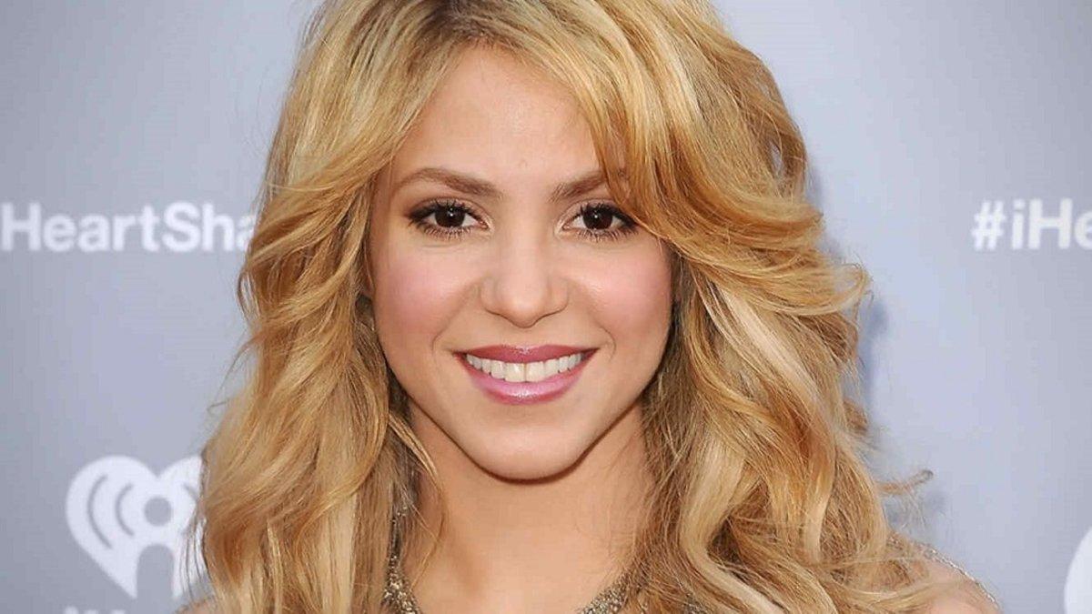 Shakira desvela el truco para aparentar más altura en las fotos | Telemundo