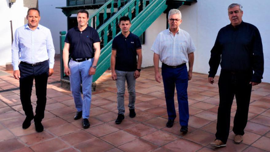 Juan Monzón (izquierda), Óscar Noda, Francisco Manso, Ángel Domínguez y Ramiro Muñoz.