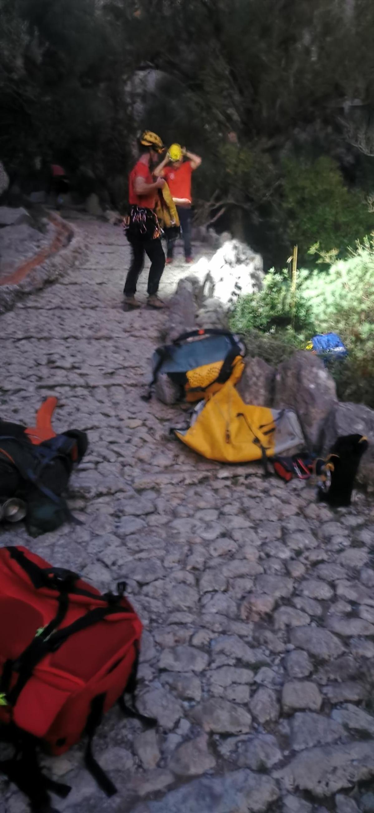 Die Ersthelfer sendeten der Mallorca Zeitung Fotos vom Unglücksort. Mehr als 30 Helfer seien im Einsatz gewesen.