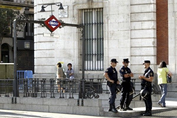 Desalojo de los indignados acampados en la Puerta del Sol y el Paseo del Prado