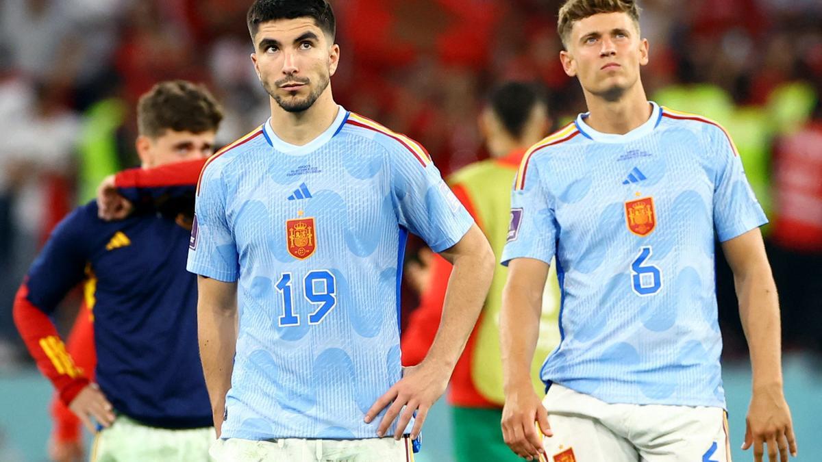 Carlos Soler y Marcos Llorente al final de partido.