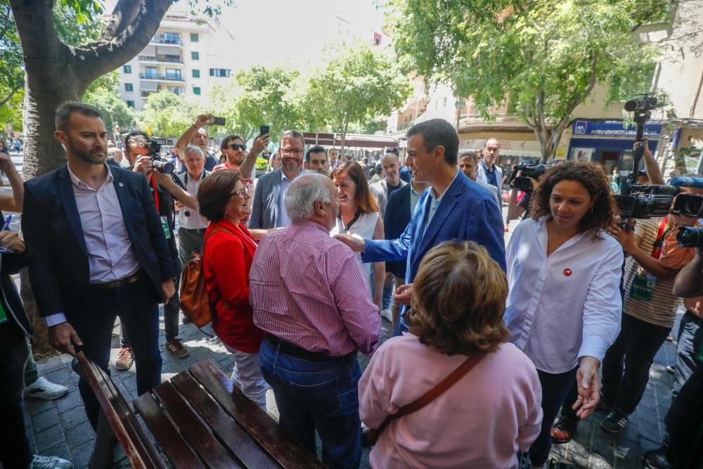 Sánchez pide en Palma el voto masivo al PSOE para que "el avance del 28A sea rotundo"