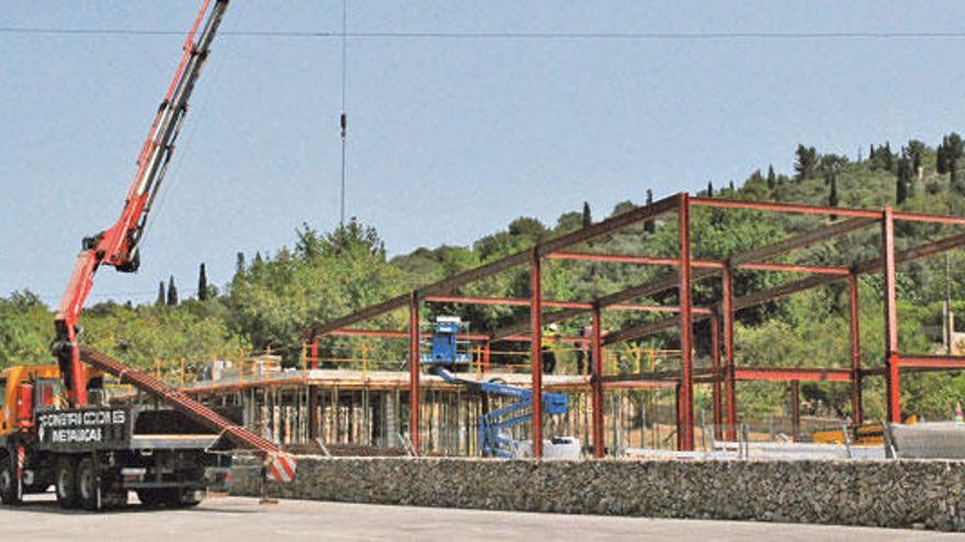 Las obras del nuevo tanatorio, vistas desde el cementerio de Felanitx.