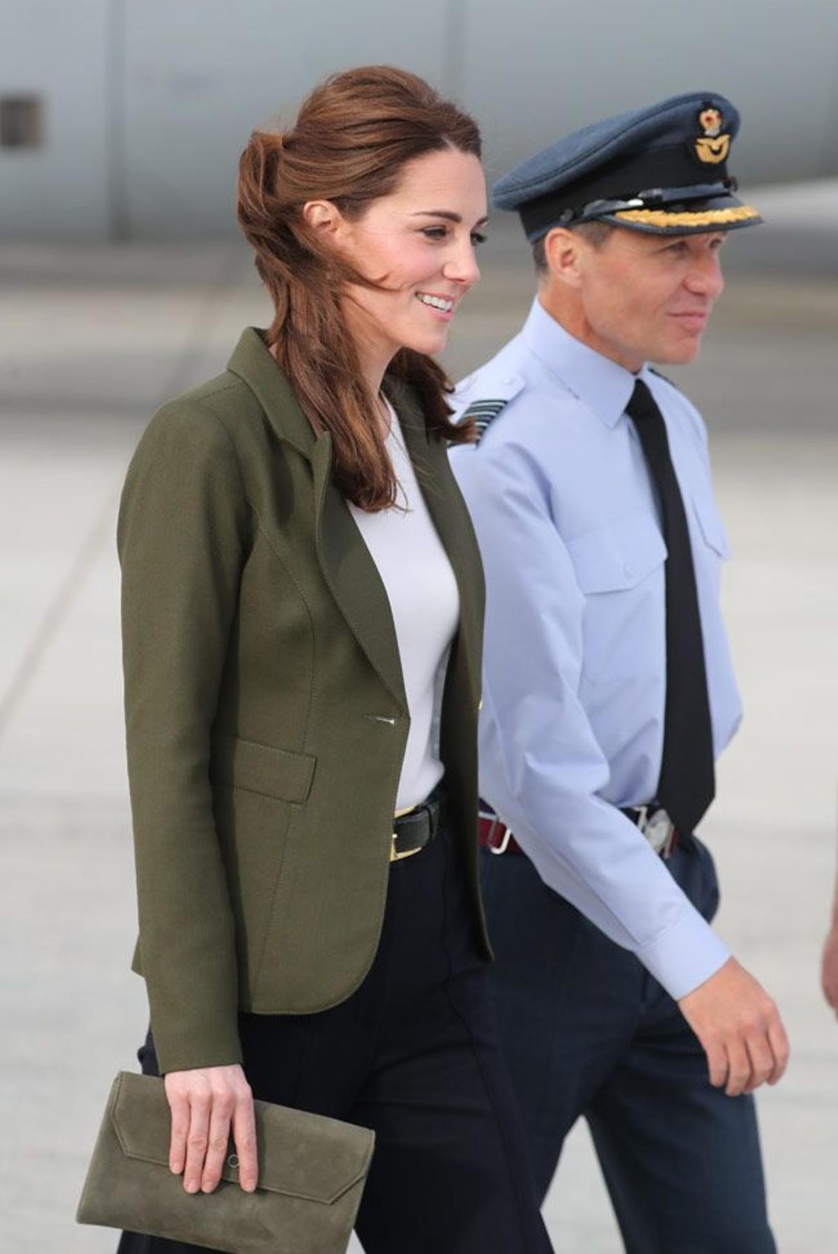 Kate Middleton y su perfecto look 'working' verde oliva