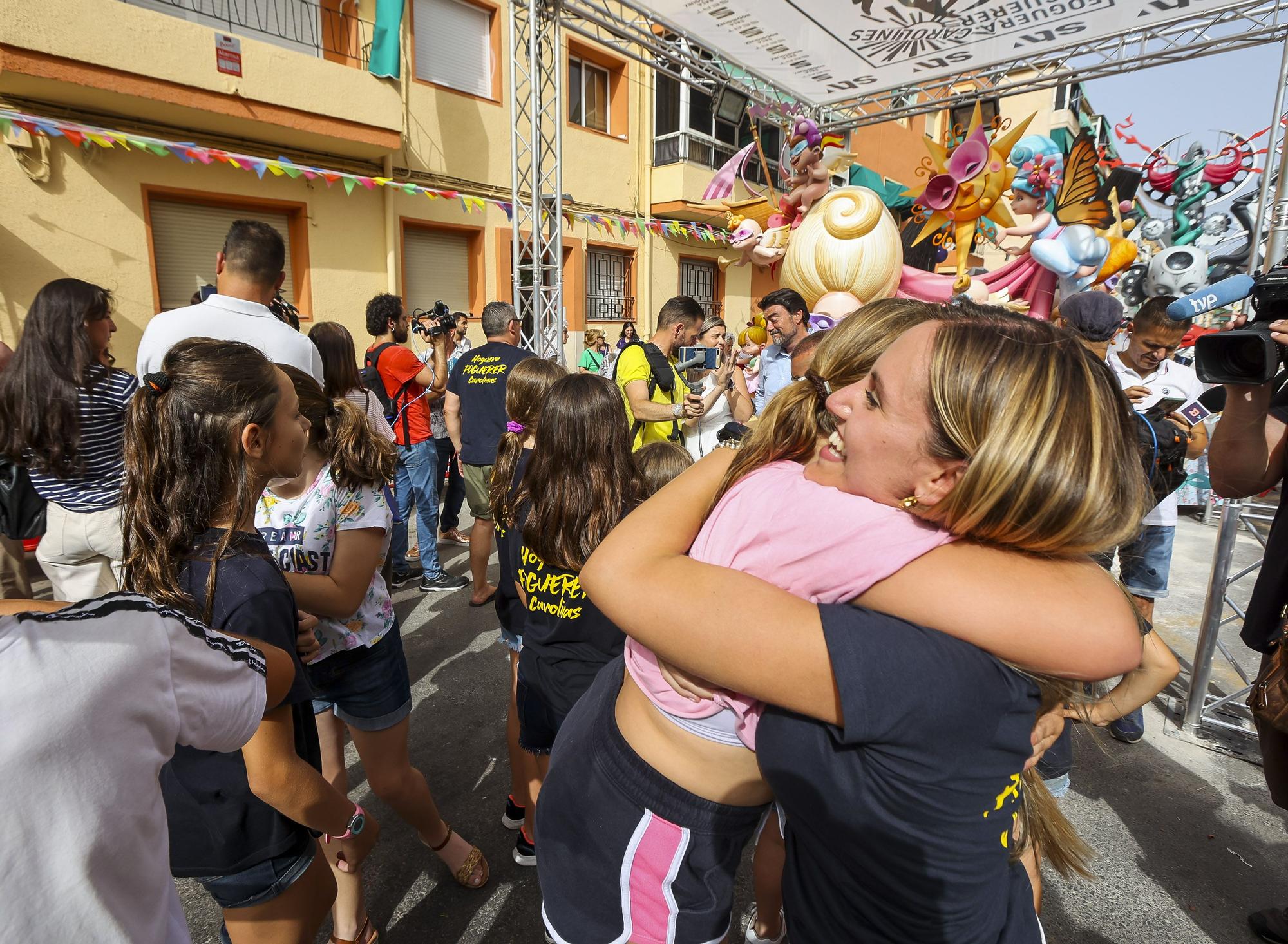 Detalles y celebración de la Hoguera Foguerer Carolinas, de Ceballos y Sanabria