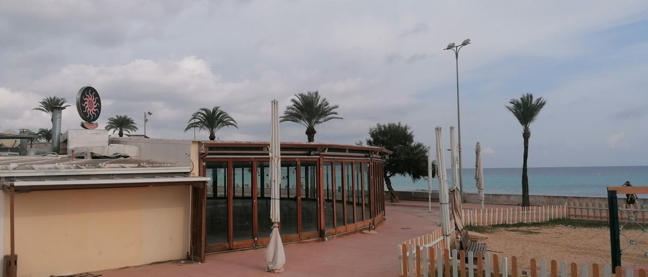 Das Lokal des ehemaligen &quot;Café del Sol&quot; in Cala Millor auf Mallorca liegt aktuell verlassen da