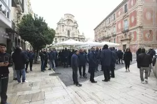 Sin servicio de los autobuses 'coloraos' en Murcia por el paro de los trabajadores