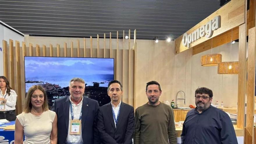 Los mejilloneros gallegos se codean con la acuicultura mundial en Barcelona