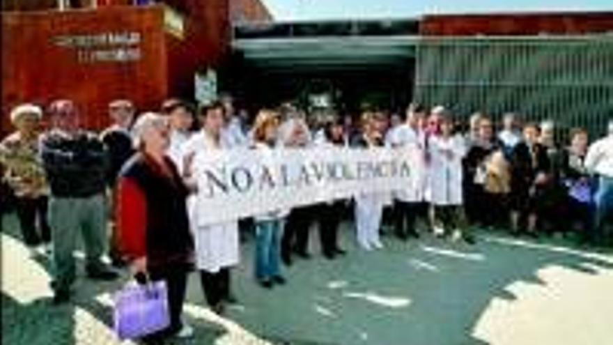 Protesta por agresiones a medicos