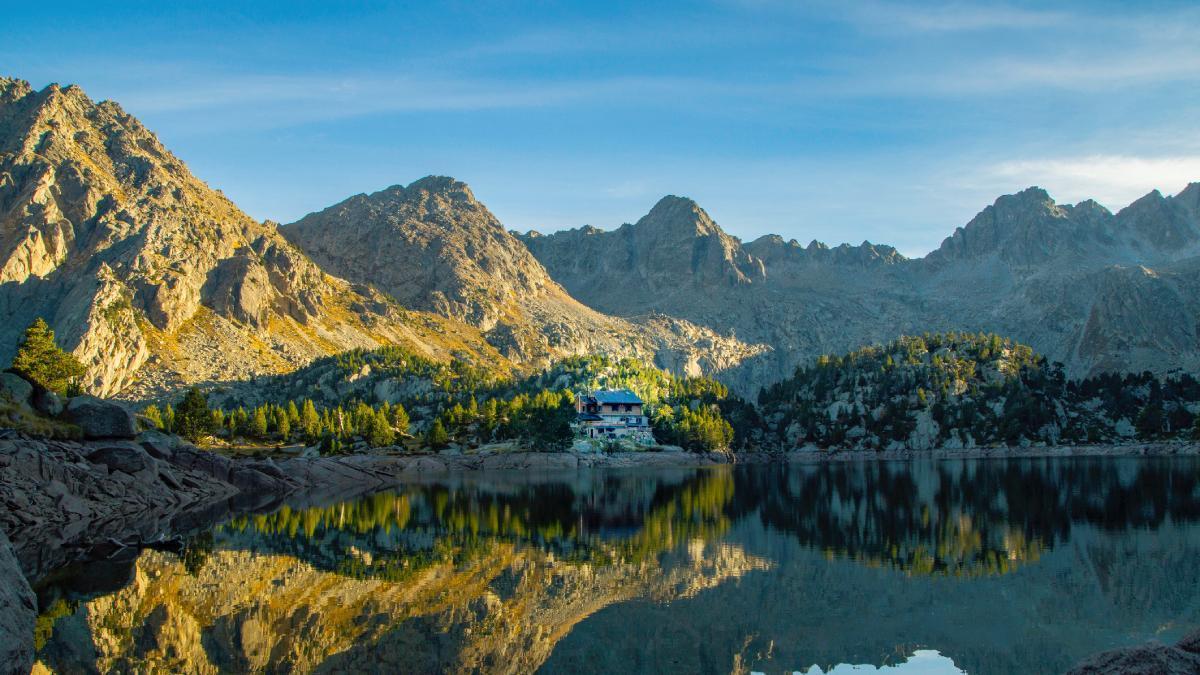 El único Parque Nacional de Cataluña tiene más de 200 lagos de origen glaciar y paisajes de película