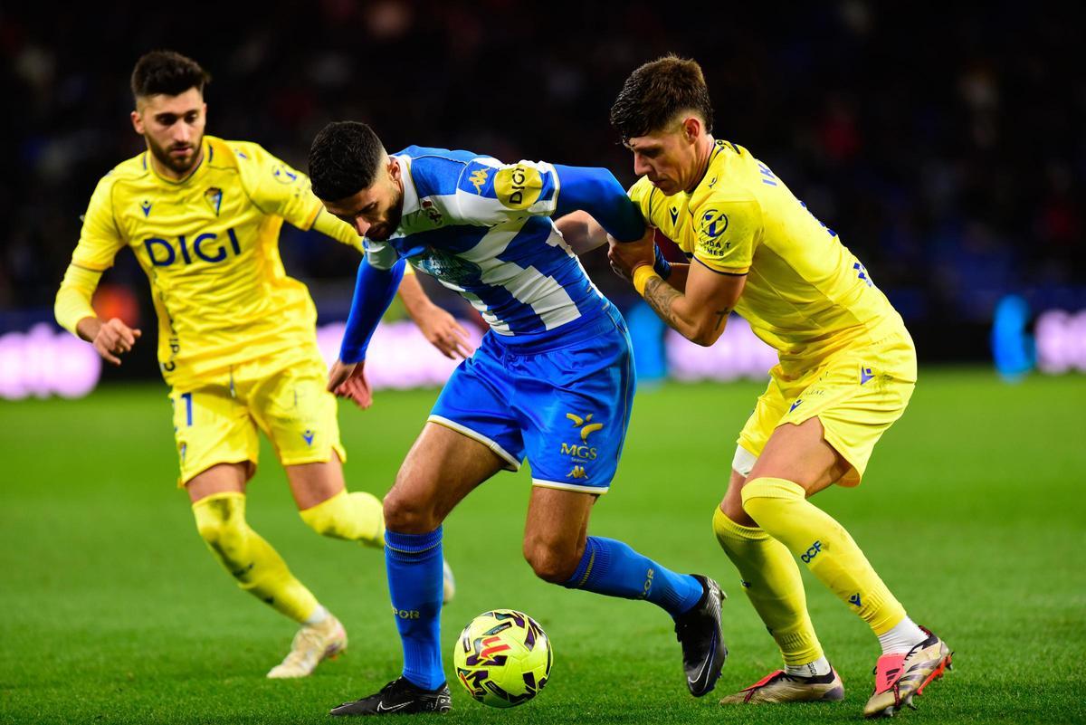 El Dépor estrena 2026 a medias y empata con el Cádiz en Riazor (2-2) El Dépor estrena 2026 a medias y empata con el Cádiz en Riazor (2-2)