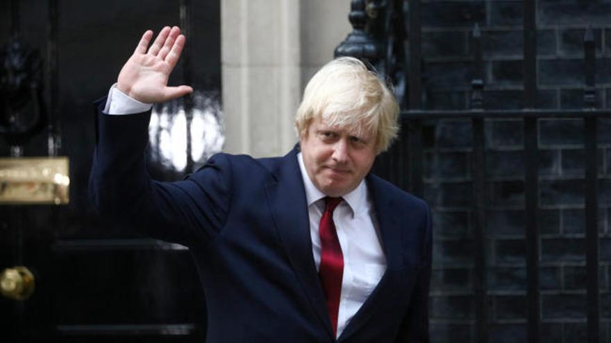 Theresa May nombra a Boris Jonhson ministro de Exteriores