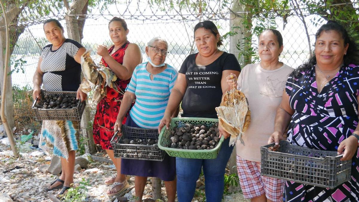 Algunas de las mujeres hondureñas a las que apoya Enxeñería Sen Fronteiras y el Cetmar.