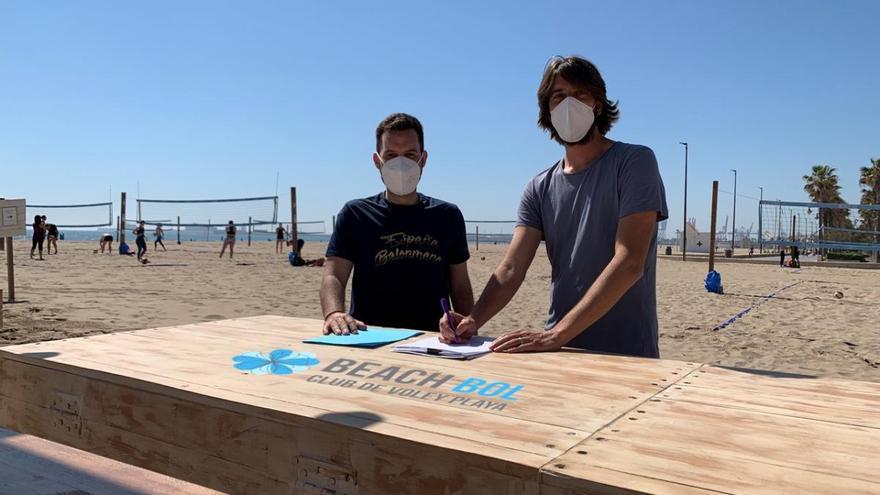 BeachBol y la FBMCV se unen en la promoción del balonmano playa