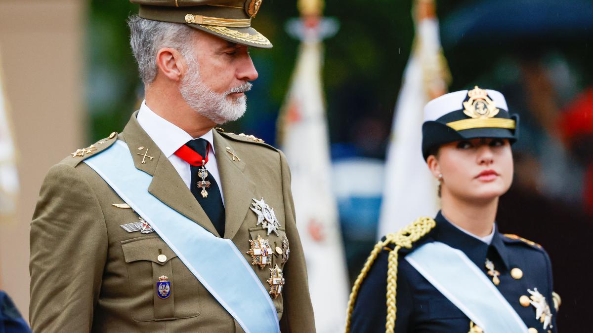 El error de protocolo de la princesa Leonor que ha sorprendido al rey Felipe VI en el desfile del Día de la Hispanidad