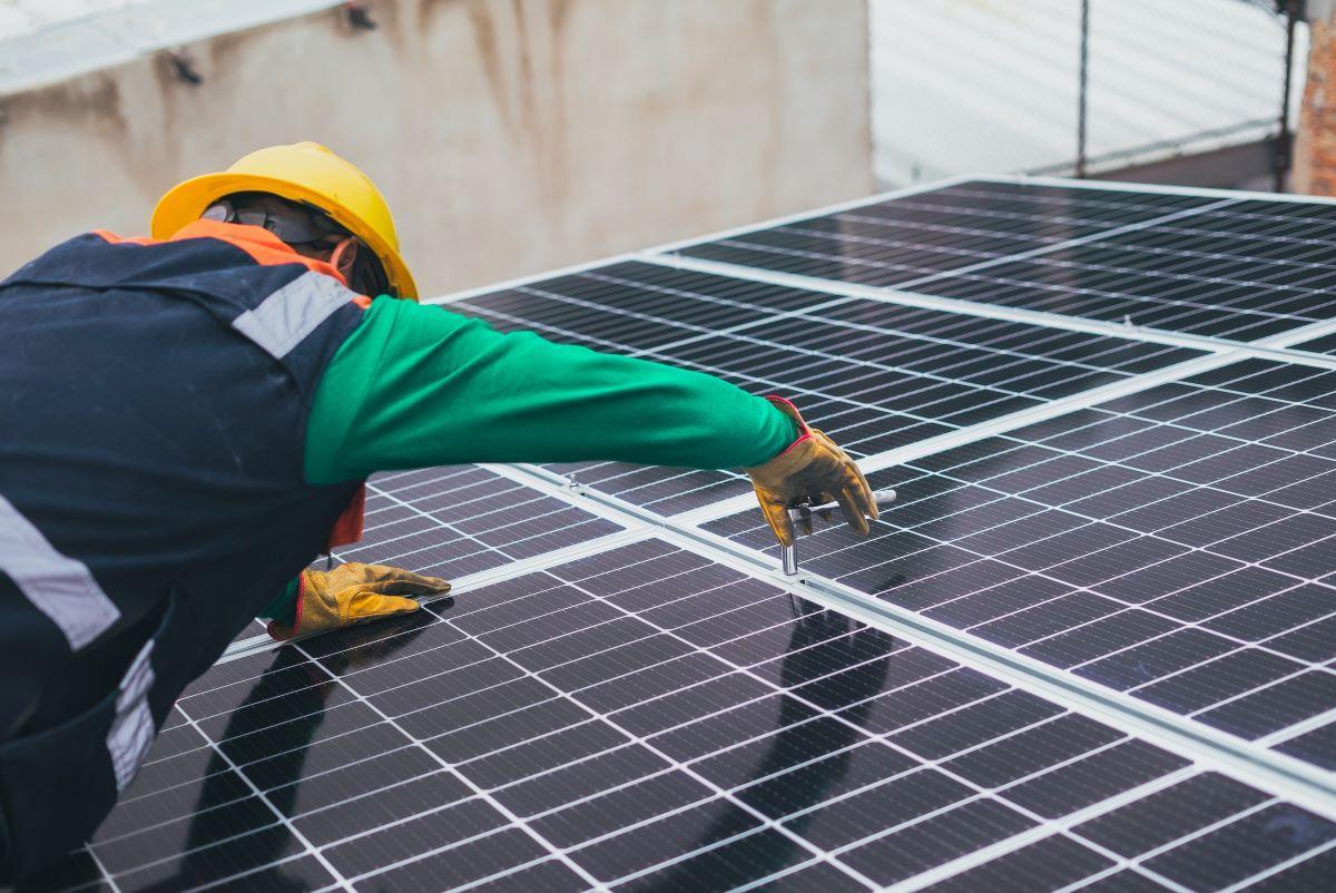L'energia solar és una de les millors opcions per estalviar i ser més sostenibles