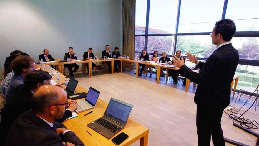 Reunión con miembros de la Junta en la Afonso Henriques.