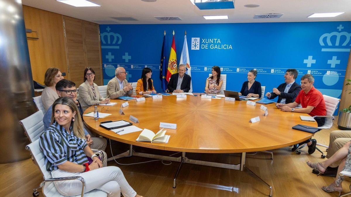 Reunión entre Xunta de Galicia y Concello de Santiago sobre el párking del CHUS, celebrada ayer en San Caetano