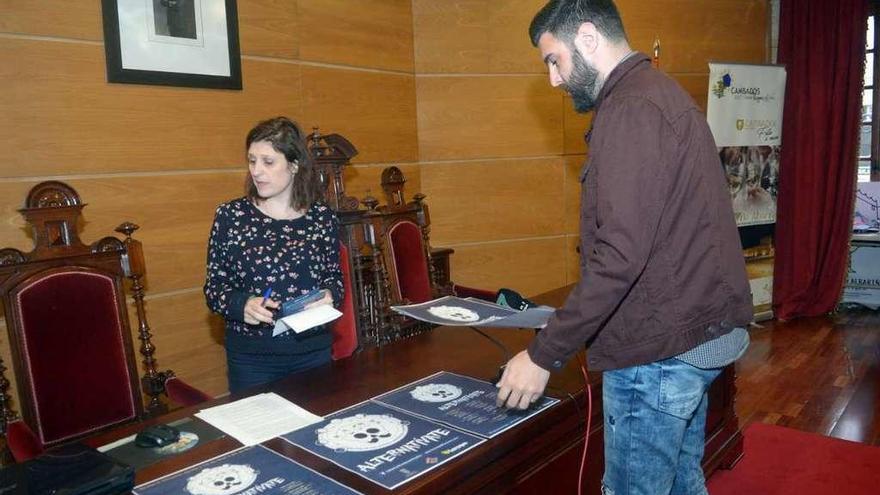 Fátima Abal y Hugo Andrade, ayer al concluir la presentación del programa. // Noé Parga