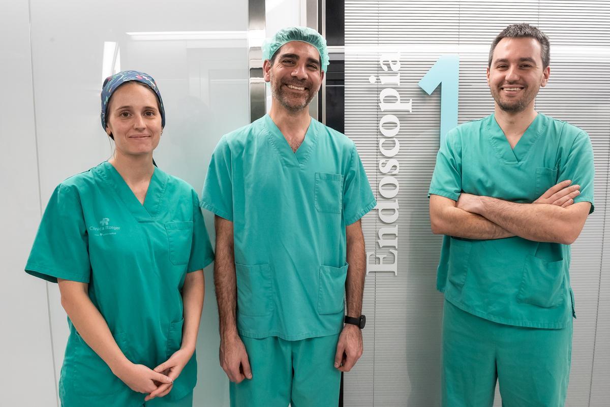 Equipo de endoscopia de Clínica Rotger conformado por los doctores Isabel Maestro, Sam Khorrami y Ángel Cañete.