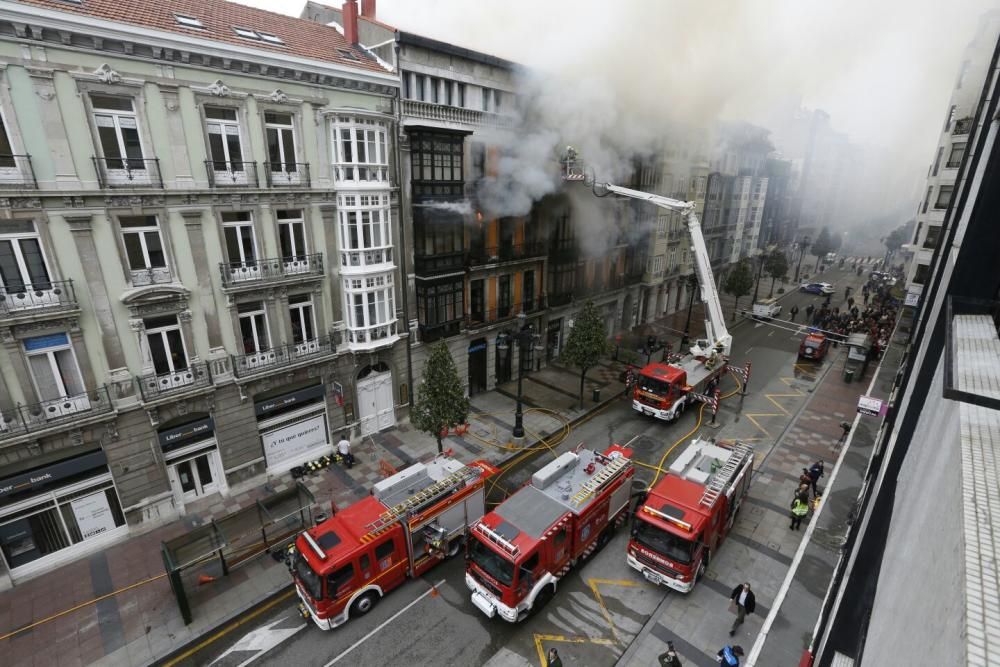 Incendio en la calle Uría de Oviedo