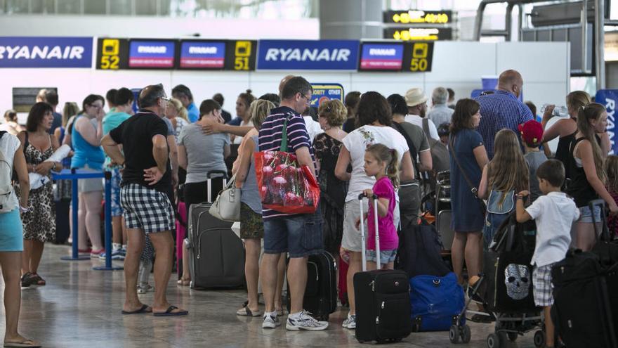 Ryanair enlazará Alicante con 54 aeropuertos europeos desde abril de 2017