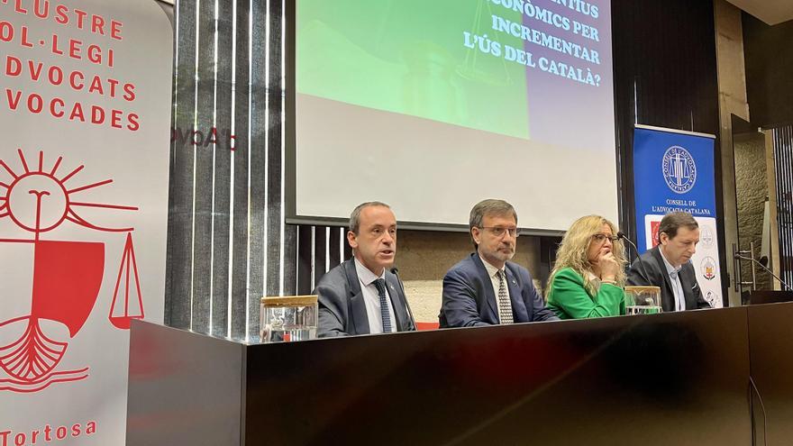 Catalan-language presentations at official duties have risen by almost 70% in the past two years
