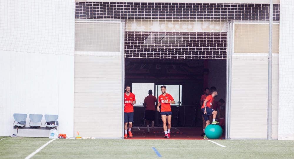 Las imágenes del entrenamiento de este lunes del Valencia CF