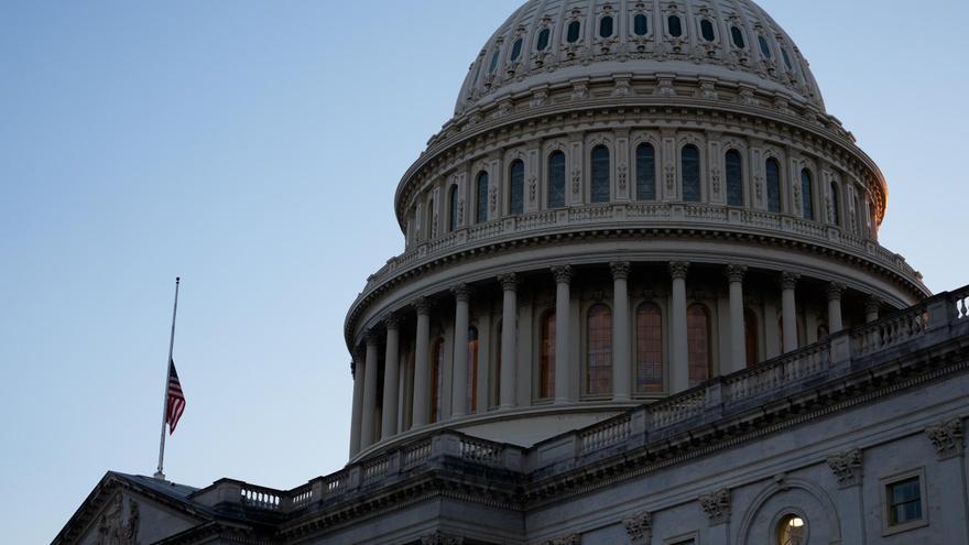 El Senado consigue la mayoría de votos necesarios para reabrir el gobierno federal en EEUU
