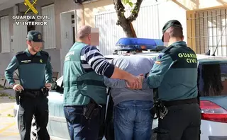 Tres adolescentes torturan a un hombre en Benicarló y lo emiten por Instagram