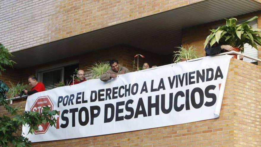 Paralizado el desahucio de una familia en Camino de los Molinos