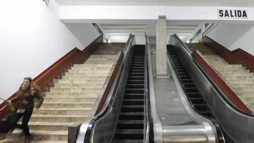 Las escaleras mecánicas serán reemplazadas por ascensores.  // G. S.