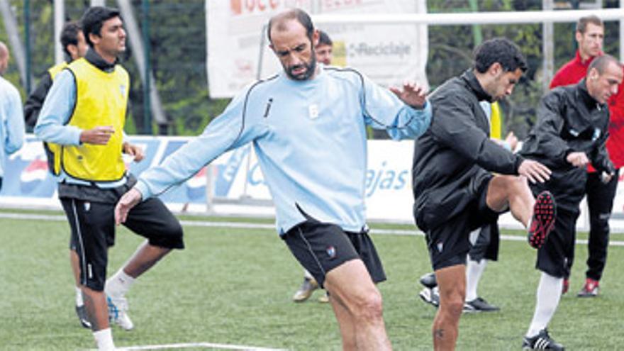 Monteagudo pasa de jugador a entrenador interino en el Lucena