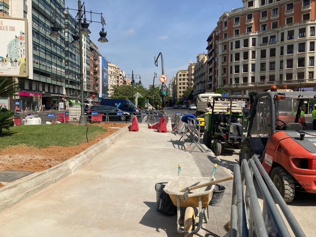 Las obras en la Plaza de España dejan dos carriles libres destino Ademuz