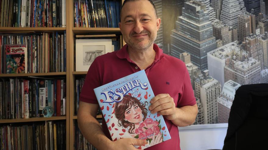 Vicente García, editor de Dolmen: &quot;Esther es un personaje que conecta mucho con las lectoras&quot;