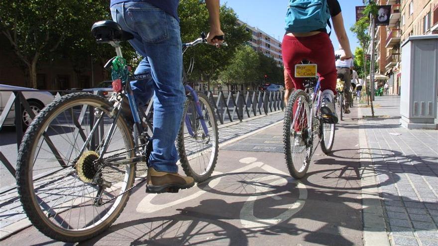 La Plataforma Carril Bici reclama aparcamientos vigilados para bicicletas en la Feria