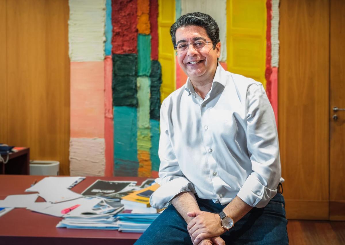 Pedro Martín, en su despacho del Cabildo de Tenerife, hace unos días . | | E.D.