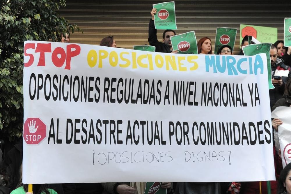 Los interinos dicen 'no' a las oposiciones a maestro